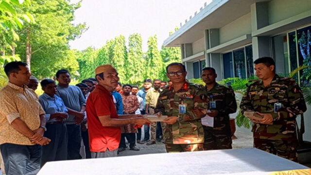 খাগড়াছড়িতে রিজিয়নের আর্থিক অনুদান বিতরণ