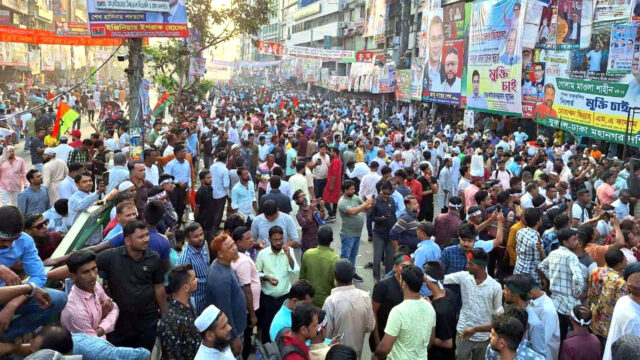 রাজধানীর নয়াপল্টনে শঙ্কায়ও নেতাকর্মীর স্রোত