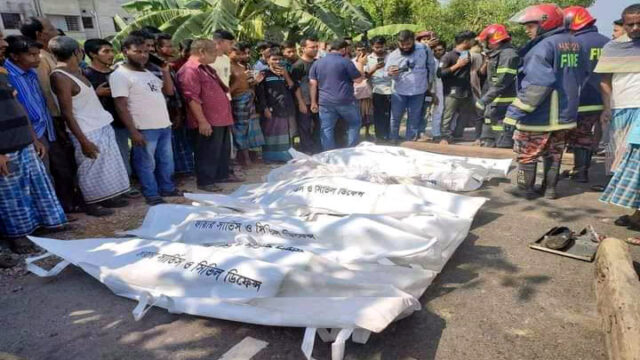 হাটহাজারীতে বাস-সিএনজি সংঘর্ষে নিহত সাত