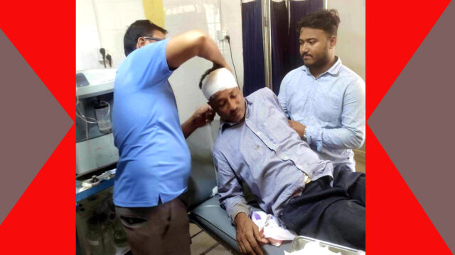 পল্লী চিকিৎসাকে কুপিয়ে আহত করলো প্রতিবেশী!