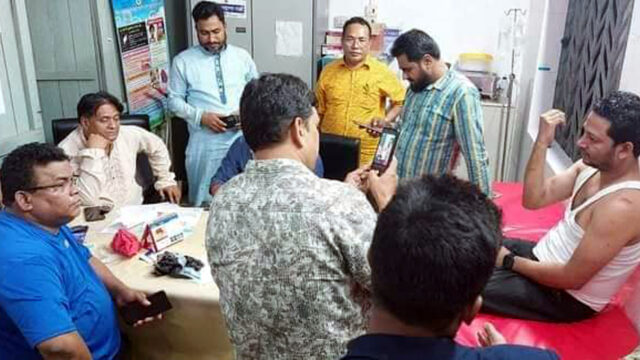 যুবলীগ নেতাদের হামলা: জড়িতদের গ্রেপ্তার দাবী