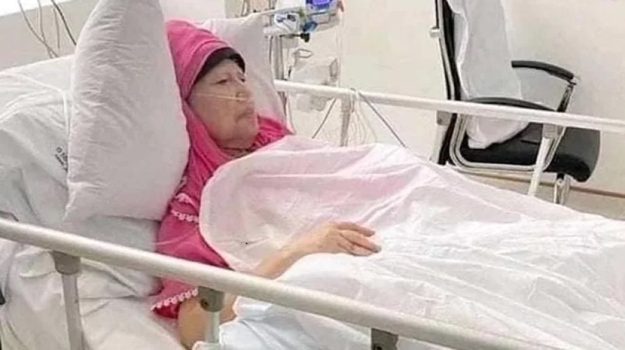 খালেদা জিয়া সিসিইউতে