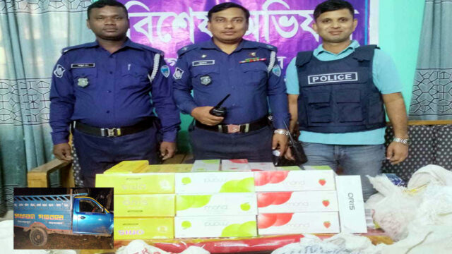 ট্রাকসহ ৩২ লক্ষ টাকার বিদেশী সিগারেট জব্দ