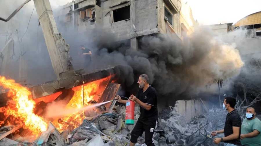 ইসরায়েলি হামলায় ২৪ ঘণ্টায় প্রাণ গেলো ৭০০