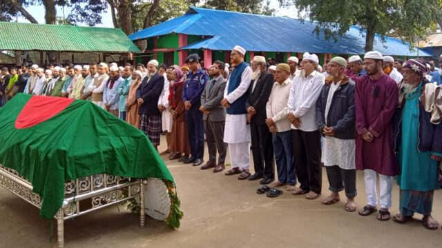 বীর মুক্তিযোদ্ধা হারুনুর রশীদকে রাষ্ট্রীয় মর্যাদায় দাফন