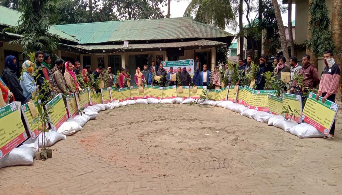 মা‌টিরাঙ্গায় কৃ‌ষি উপকরণ বিতরণ