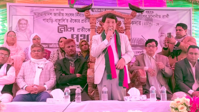 লংগদুতে শেষ মুহূর্তে নৌকার গণসংযোগ