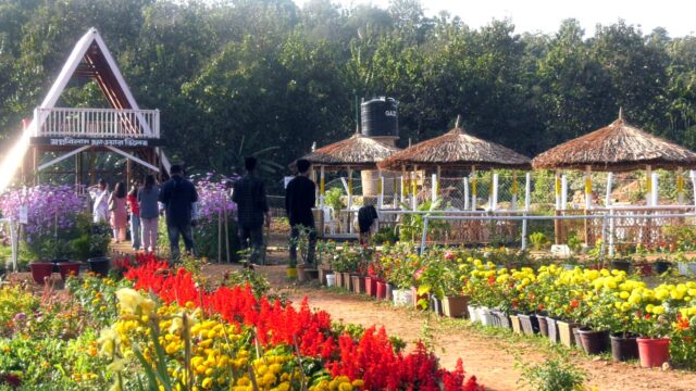 মহালছড়িতে স্বপ্নবিলাস ফ্লাওয়ার ভিলেজ’র উদ্বোধন