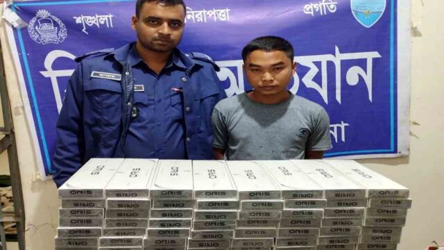 ভিনদেশী সিগারেটসহ যুবক গ্রেপ্তার