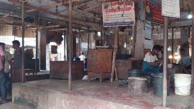 খাগড়াছড়িতে গরুর মাংস ও ব্রয়লার মুরগি বিক্রি বন্ধ