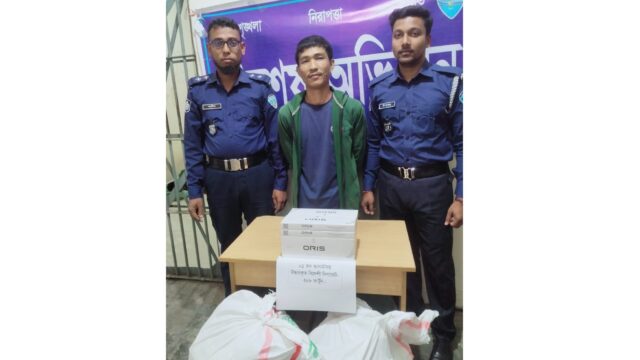 বিদেশী সিগারেটসহ যুবক গ্রেপ্তার