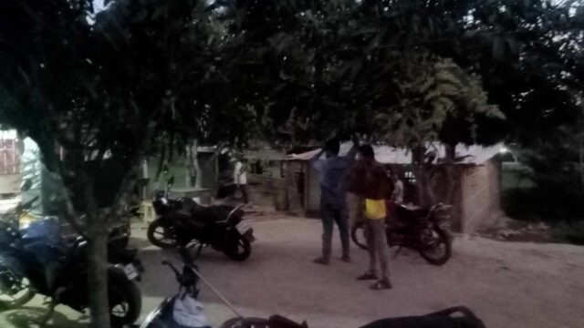 দিবানিশি প্রকাশ্যে এখানে বসে মাদকের হাট