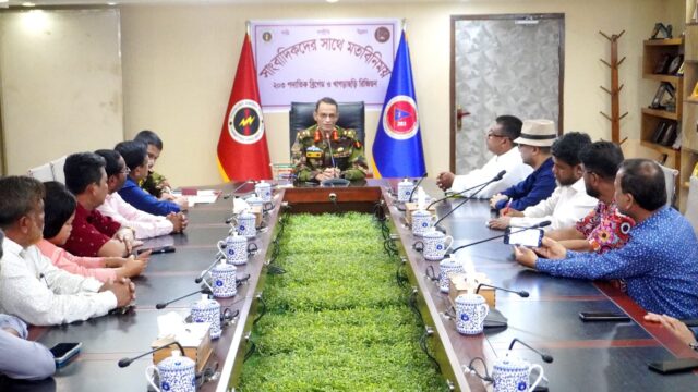 সন্ত্রা‍স দমন ও শান্তি-সম্প্রীতি রক্ষায় কাজ করছে সেনাবাহিনী