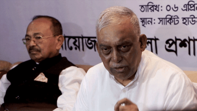 কোনো অবৈধ অস্ত্রধারীকে থাকতে দেবােনা