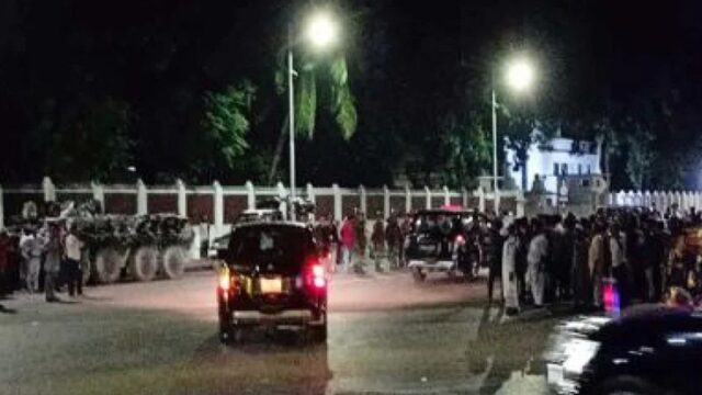 বঙ্গভবনে ৩ বাহিনীর প্রধান