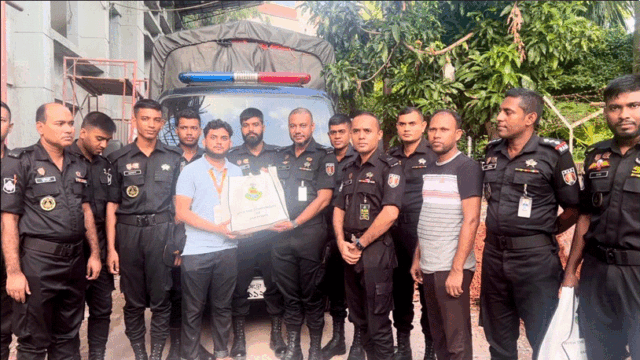 বৈষম্য বিরোধী ছাত্র আন্দোলনের গণত্রাণে ত্রাণ দিলো র‌্যাব