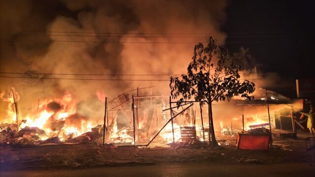 ব্যবসায়ীদের স্বপ্ন পুড়ে ছাই