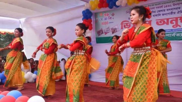 সবুজ পাহাড়ে বৈসাবী উৎসবে’র আমেজ