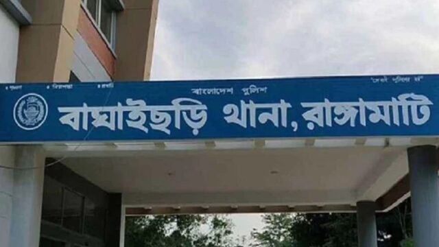 ট্রাক্টর উল্টে প্রাণ গেলাে ৩ শ্রমিকের