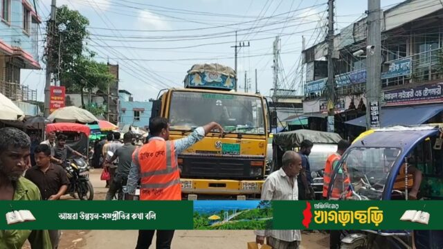 ট্রাফিক সেবায় যুবদল-ছাত্রদল-সেচ্ছাসেবকদল