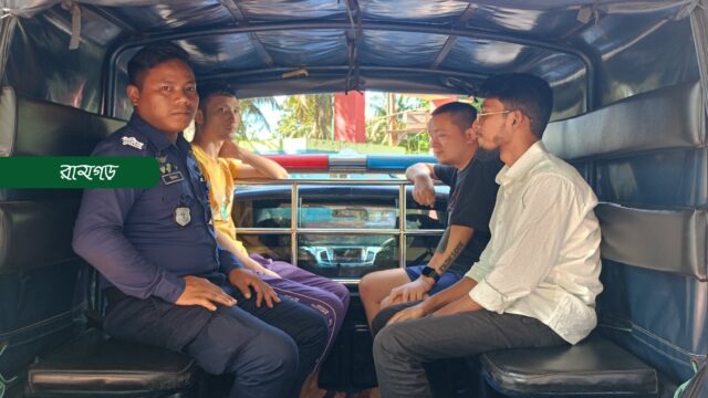 পুলিশ হেফাজতে দুই চীনা নাগরিক