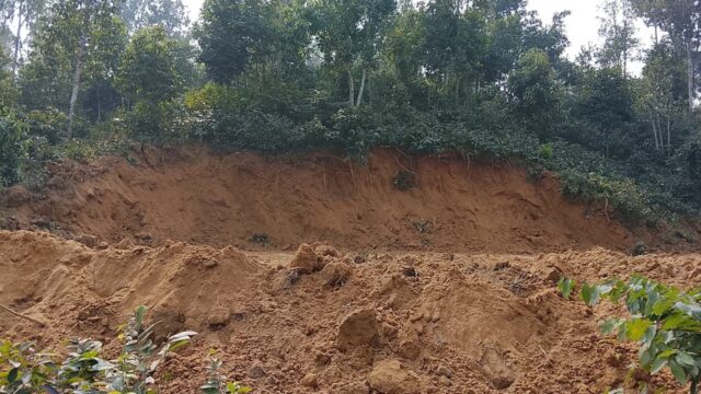 বালু উত্তোলন ও পাহাড় কাটায় ৩ লাখ টাকা জরিমানা