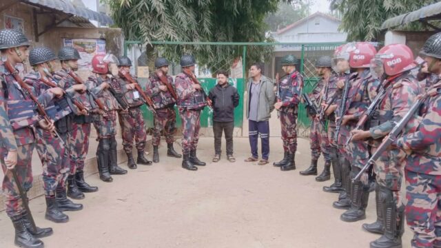 নিরাপত্তা ও আইন-শৃঙ্খলা রক্ষায় মাঠে ৪০ বিজিবি