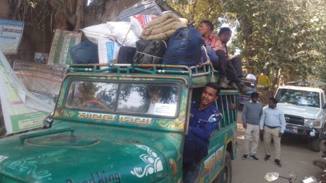 মহালছড়িতে ১৪ নির্বাচনী কেন্দ্রে সরঞ্জামাদি পৌঁছেছে
