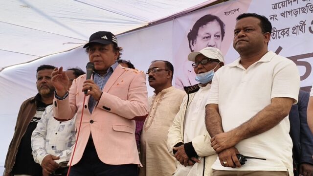 ক্ষমতায় গেলে খেটে খাওয়া মানুষের আয়ের ব্যাবস্থা করা হবে