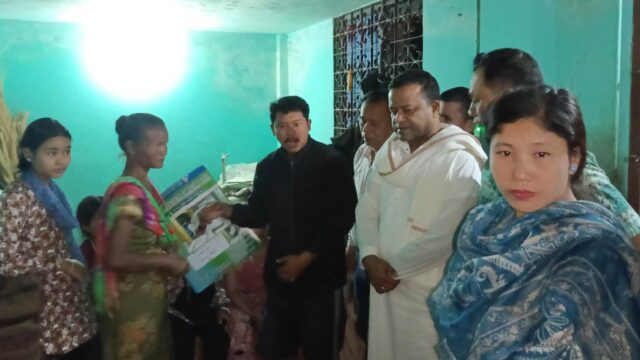 দূর্ঘটনায় নিহত পরিবারের পাশে বিএনপি নেতা কাজল