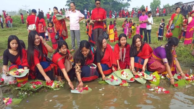 পাহাড়ে বর্ণিল আয়োজনে উদযাপিত হচ্ছে ফুল বিজু