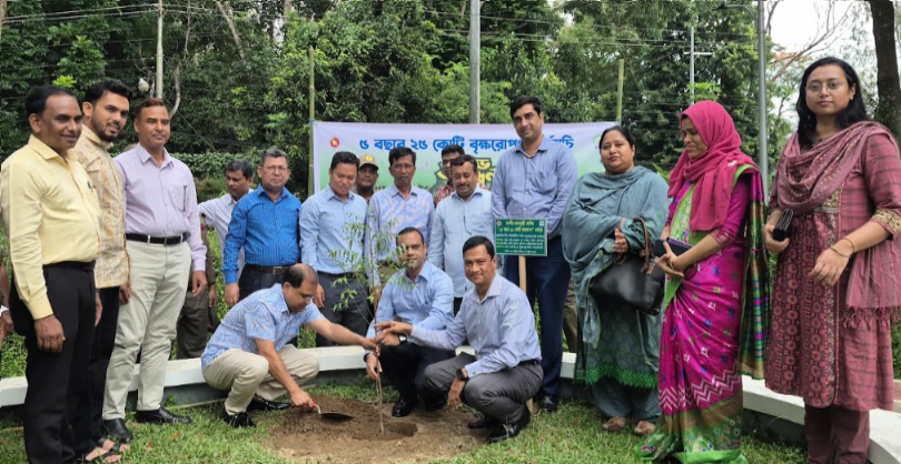 খাগড়াছড়িতে বৃক্ষরোপণ কর্মসূচি শুভ উদ্বোধন